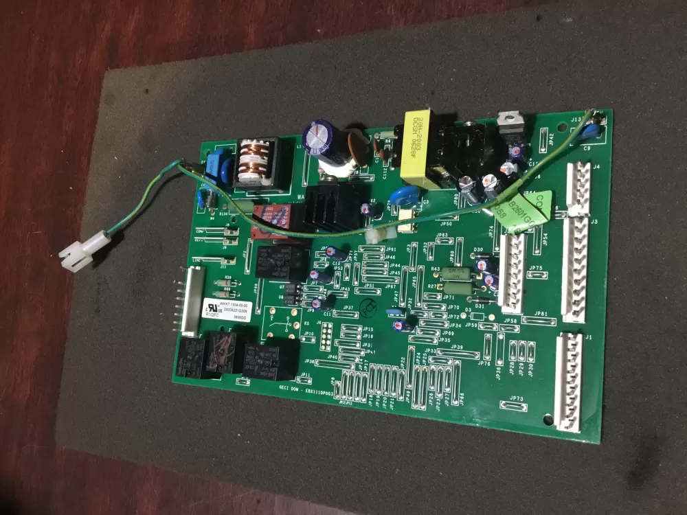 GE 200D6221G009 EBX1110P003 Refrigerator Control Board