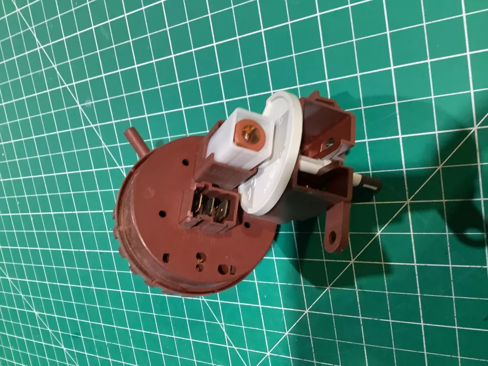 Maytag Washer 21001882 35-6442 Pressure Switch AZ143261 | SL168