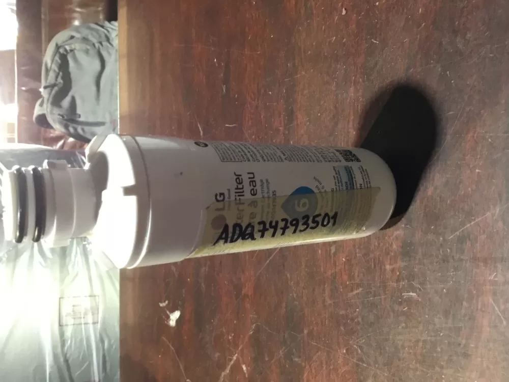 LG AD274793501 Refrigerator Water Filter Never Used AZ66096 | Sl37