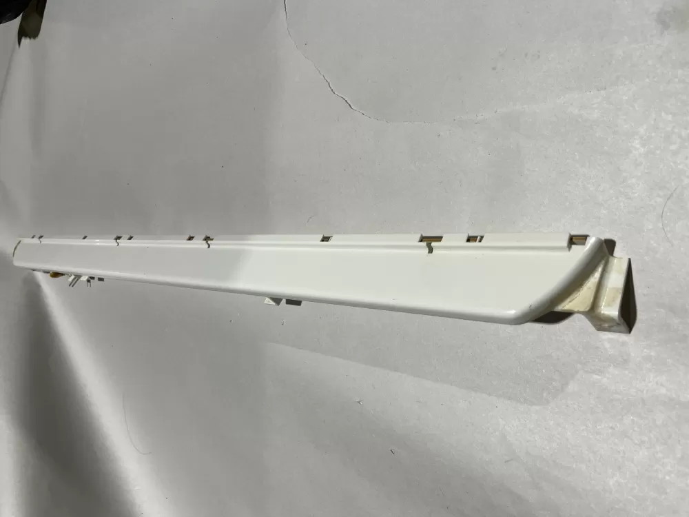 Whirlpool 9757358 Range Light Reflector AZ126400 | Wmv695