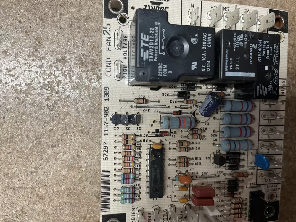 York 1 1157 900 10211 Defrost Source 57 02 Control Board AZ15529 | KM960