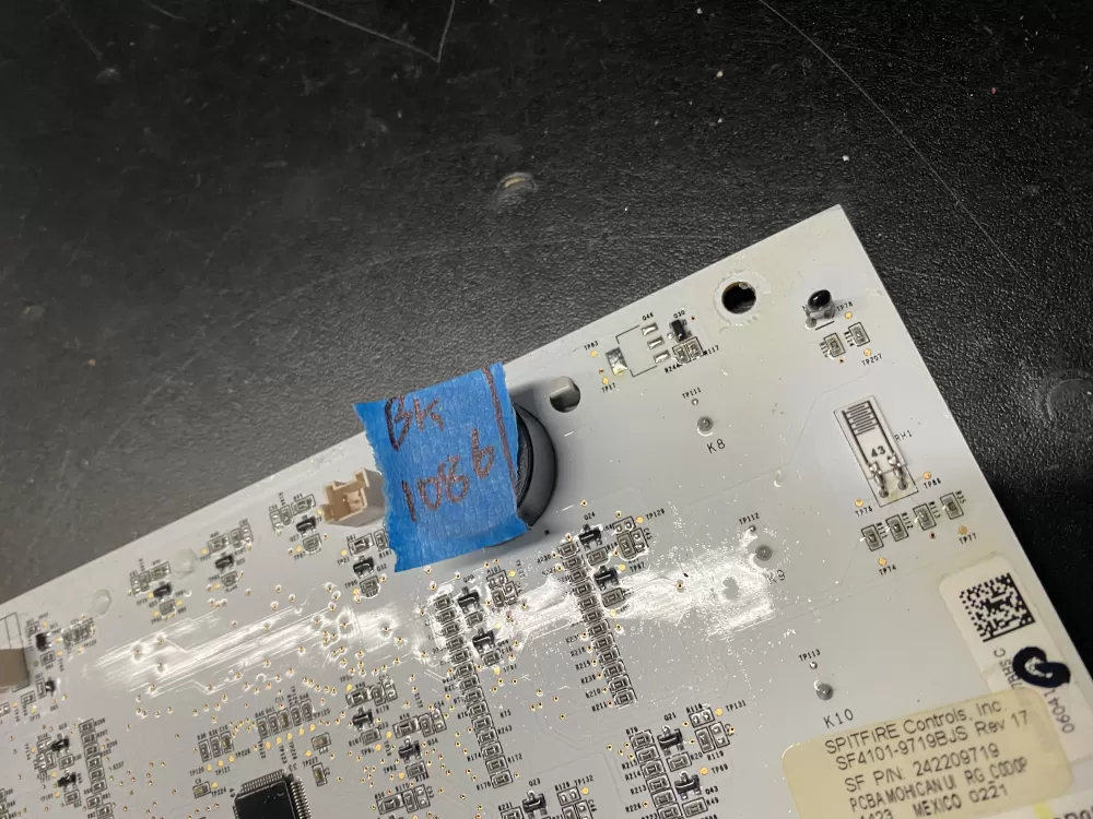 Frigidaire dispenser control Board 242209719 AZ6871 | BK1086