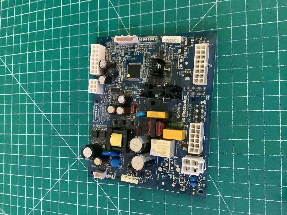 Frigidaire  Electrolux F52725-02H 8745288 003464-2H1 Refrigerator Control Board