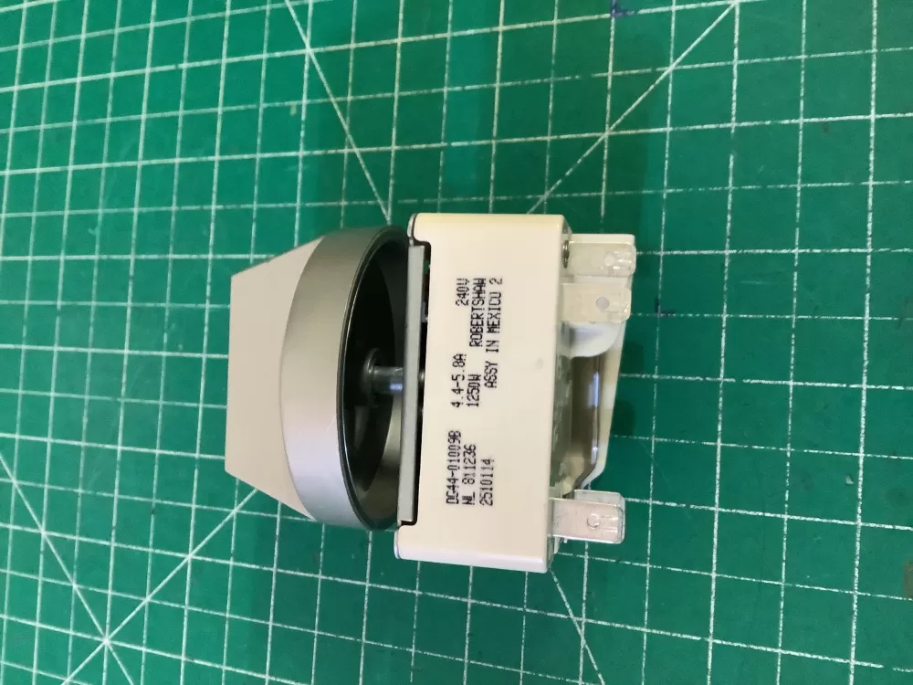 Samsung DG44 01009B Range Control Board Switch AZ208654 | NR90