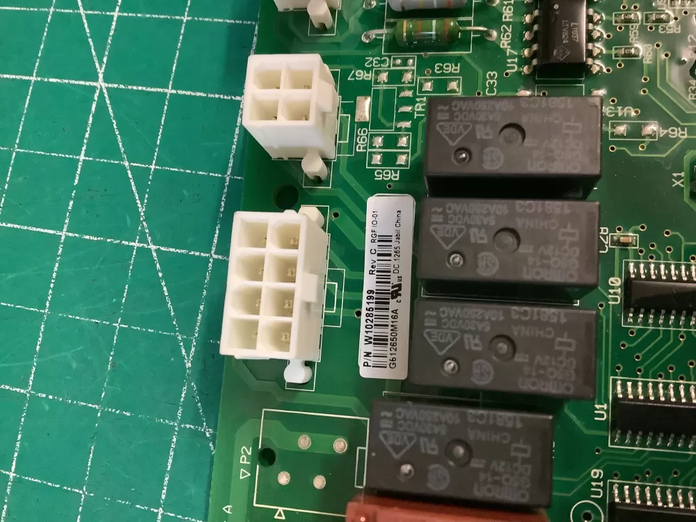 Whirlpool Maytag W10285199 Refrigerator Control Board AZ227853 | NR195