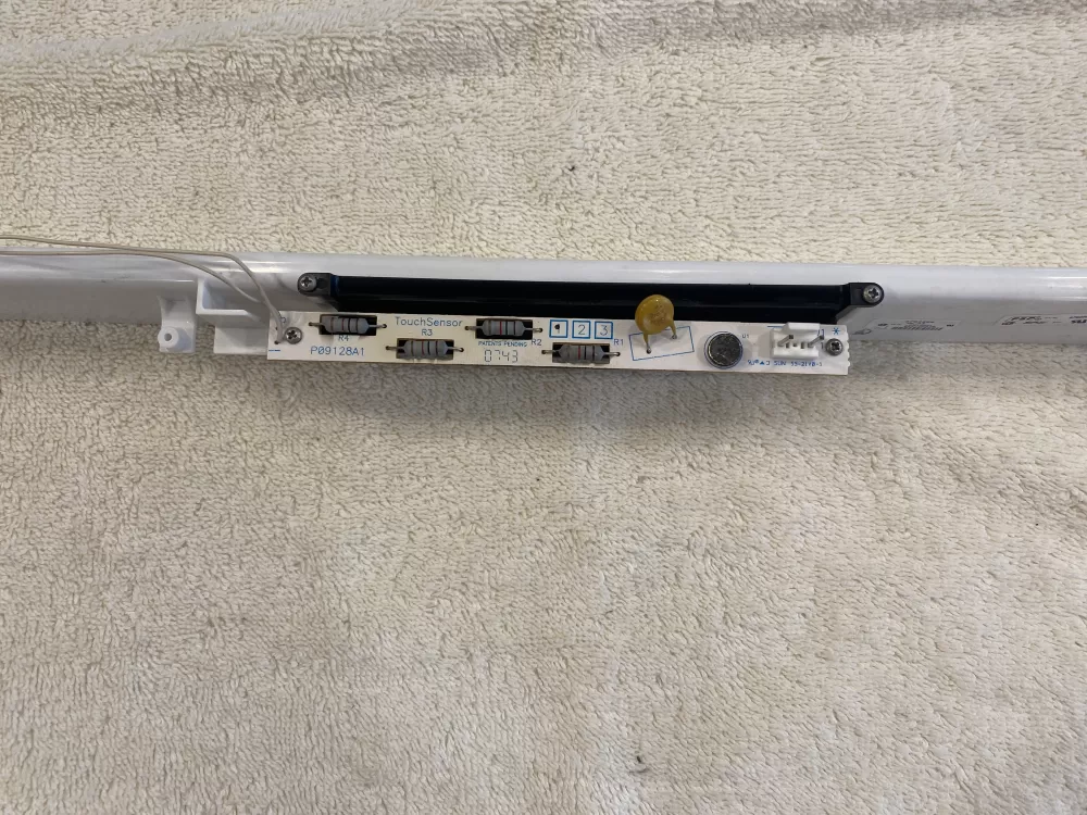 Whirlpool 9762589 1182047 Range Control Board Reflector Assembly AZ5586 | V352