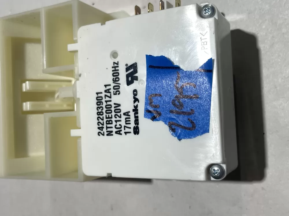 Frigidaire 242303001 Refrigerator Damper Motor Assembly AZ137943 | Wm2195