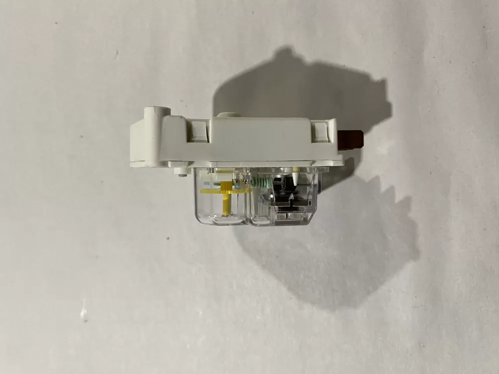 Admiral Jenn Air S-68233-3 Refrigerator Defrost Timer AZ174810 | BK2626