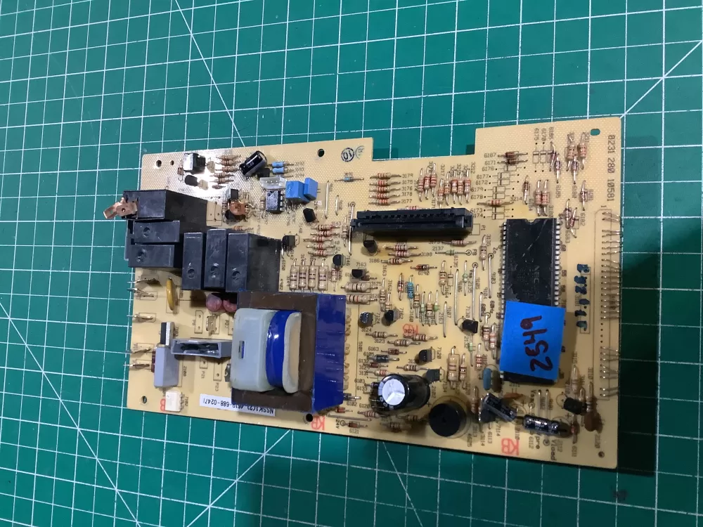 Whirlpool Maytag 4619 688 02471 Microwave Control Board AZ165624 | NR2549