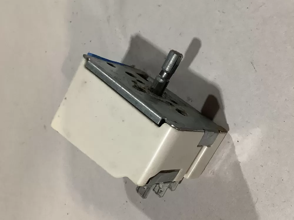 GE Hotpoint WB24T10025 Range Switch AZ104208 | Sl38