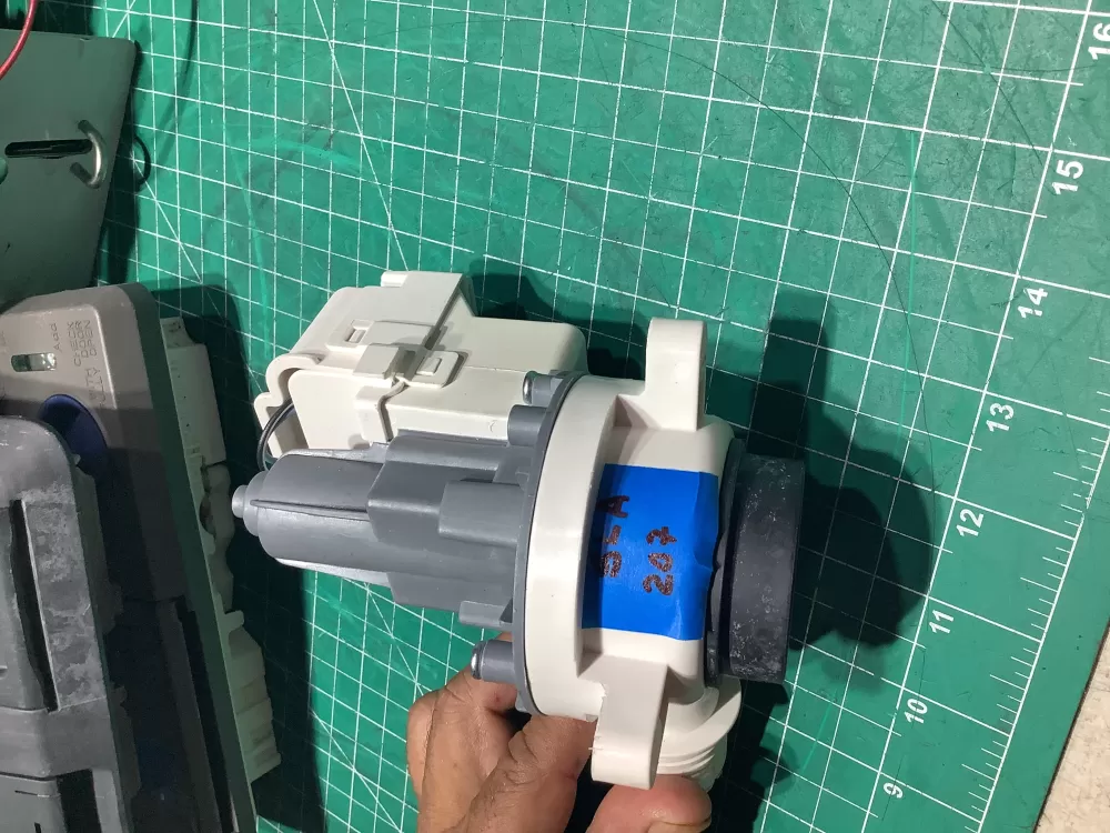 Roper B25-3A04 W10919003 Washer Crosley Inglis Drain Pump AZ147818 | SL207