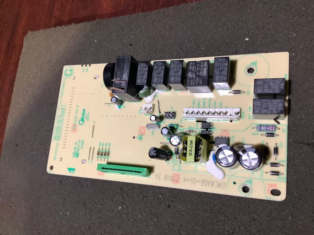 GE MD12001LB Microwave Control Board  AZ125943 | NR2280