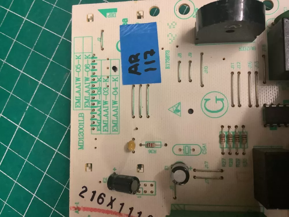 GE MD12001LB EMLAAGE-04-K 17170000008243 Microwave Control # AZ197768 | AR117