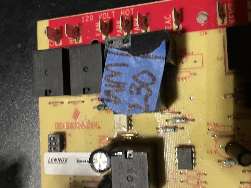 Lennox Emerson 100925 03 Furnace Control Board Surelight Circuit AZ28560 | WM230
