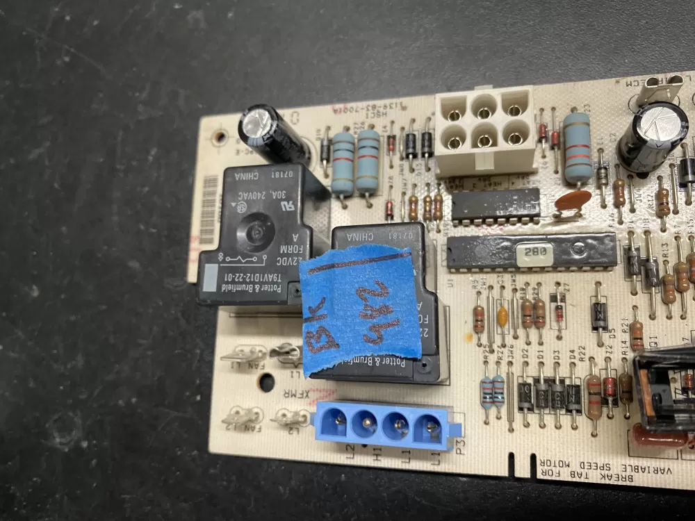 York Coleman 1139-700 1139-83-7002 Furnace Control Board AZ17998 | BK982