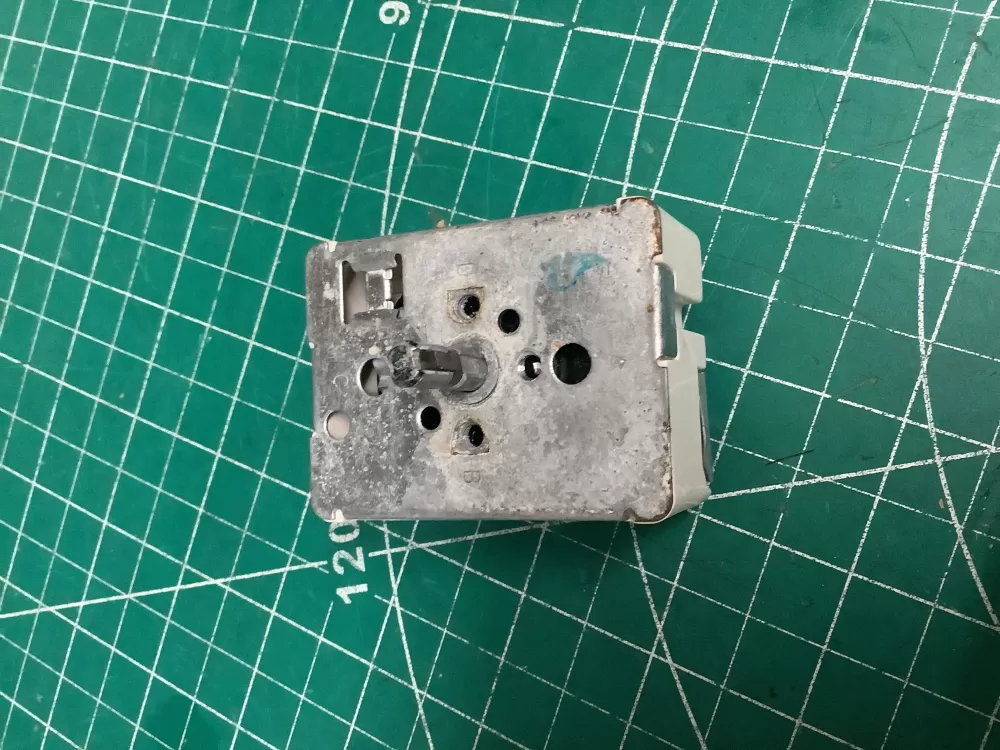 GE  Hotpoint  General Electric 164D1816P08 Range Switch Infinite