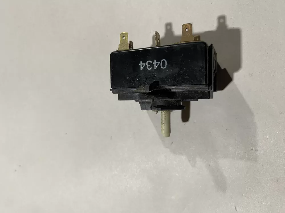 MAYTAG WASHER SWITCH - PART# 6 2613810 62613810 AZ141443 | BK1703