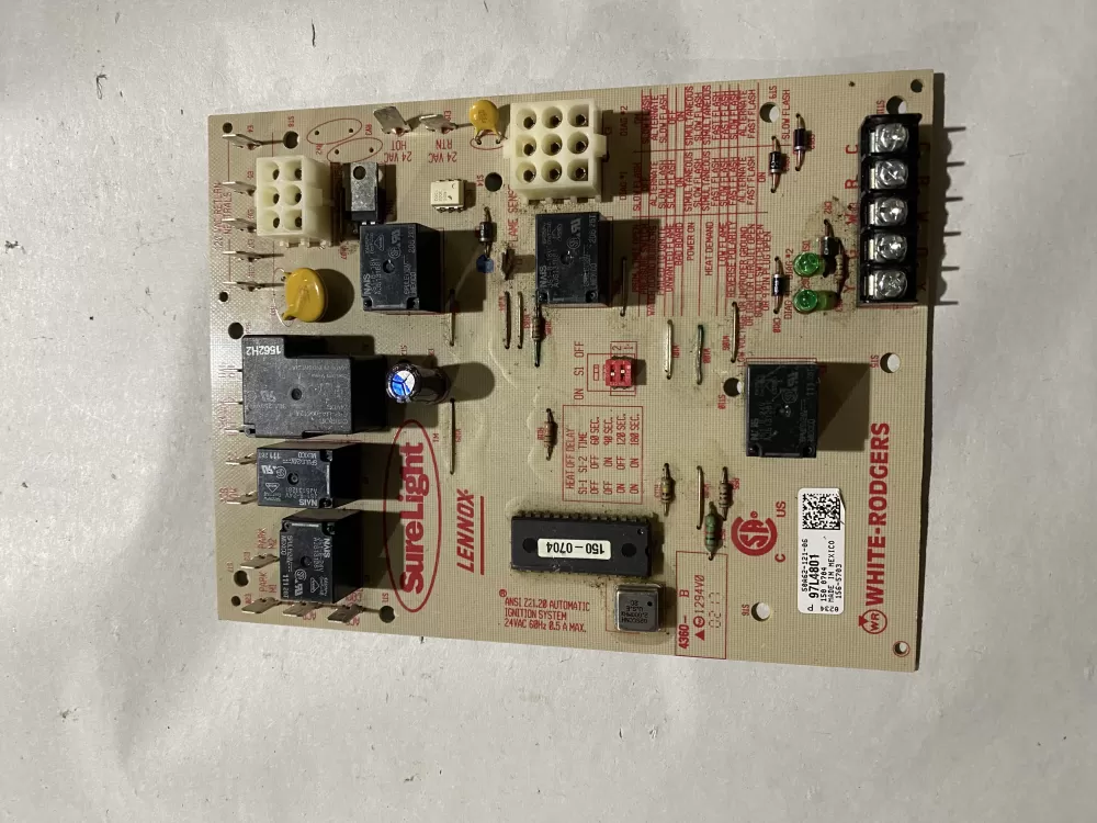 Lennox White Rodgers 156-5703 50A62-121-06 Furnace Control Circuit Board