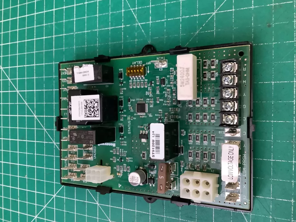 ST9120U1011 Honeywell Universal Fan Timer With Led Diagnostics