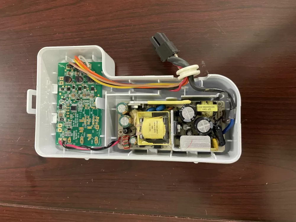 Kenmore  Whirlpool  Jenn-Air  KitchenAid W11038857  AP6039992  W10292715  W10356137  WPW10292715  WPW10356137  4461798  PS11773197  W10724241 Refrigerator Inverter Control Board