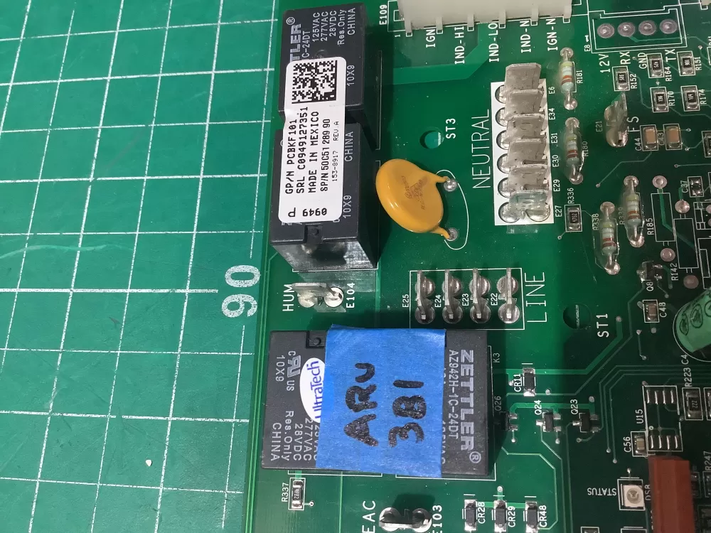 Goodman Amana PCBKF101 / 50C51-289-90 Furnace Control Circuit AZ194030 | ARV381