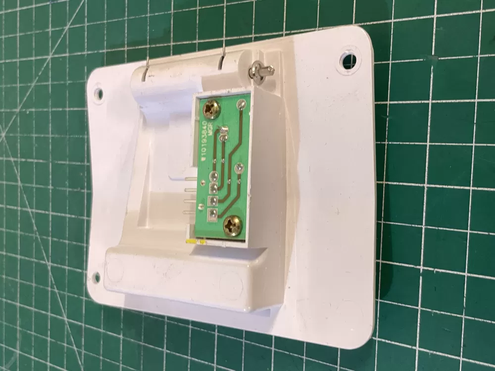 Whirlpool W10757851 4389102 Refrigerator Ice Control Board AZ209477 | Wm2058