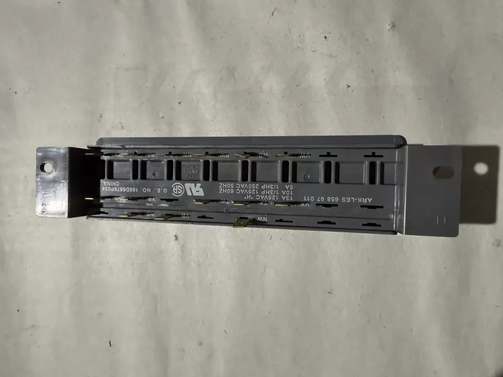 GE General Electric 165D5576P024 Dishwasher Push Button Switch AZ225560 | KM2772