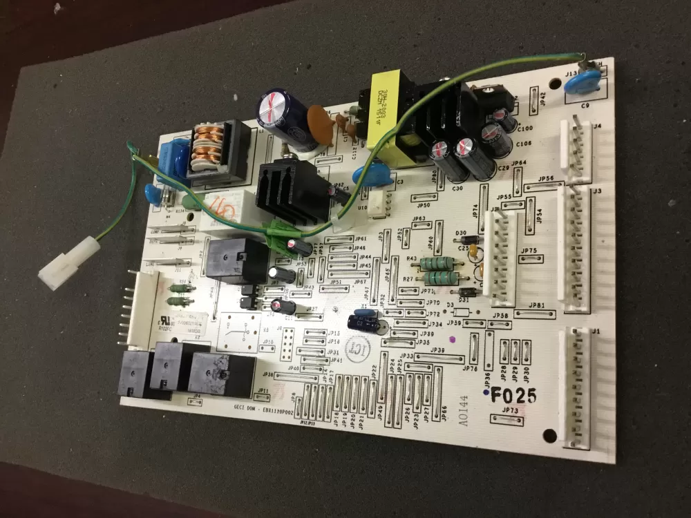 GE EBX1110P002 200D6221G025 WR55X11072 Refrigerator Control Board