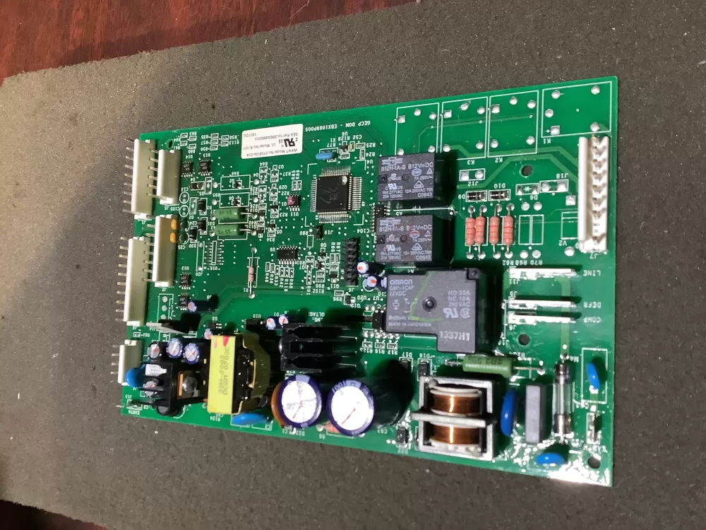 GE  Hotpoint 200D4860G015 EBX1069P005 Refrigerator Control Board