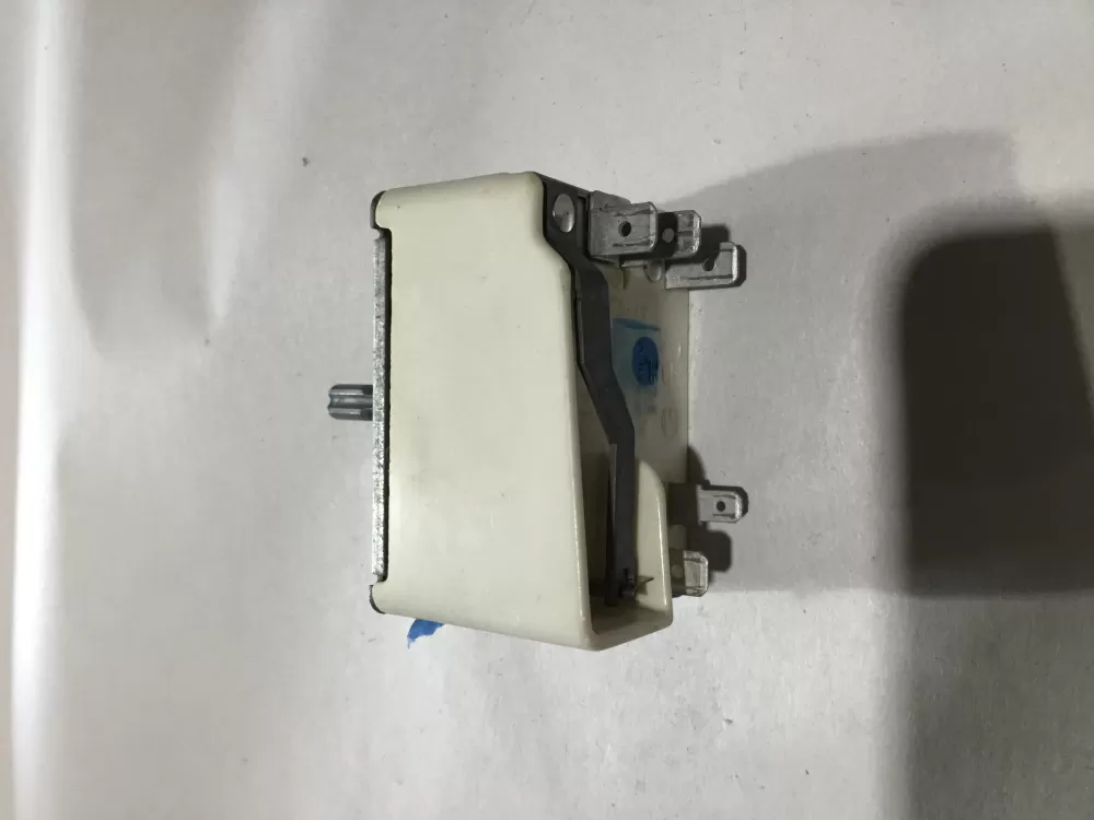 GE Kenmore WB24T10012 Surface Element Switch AZ102255 | Sl110