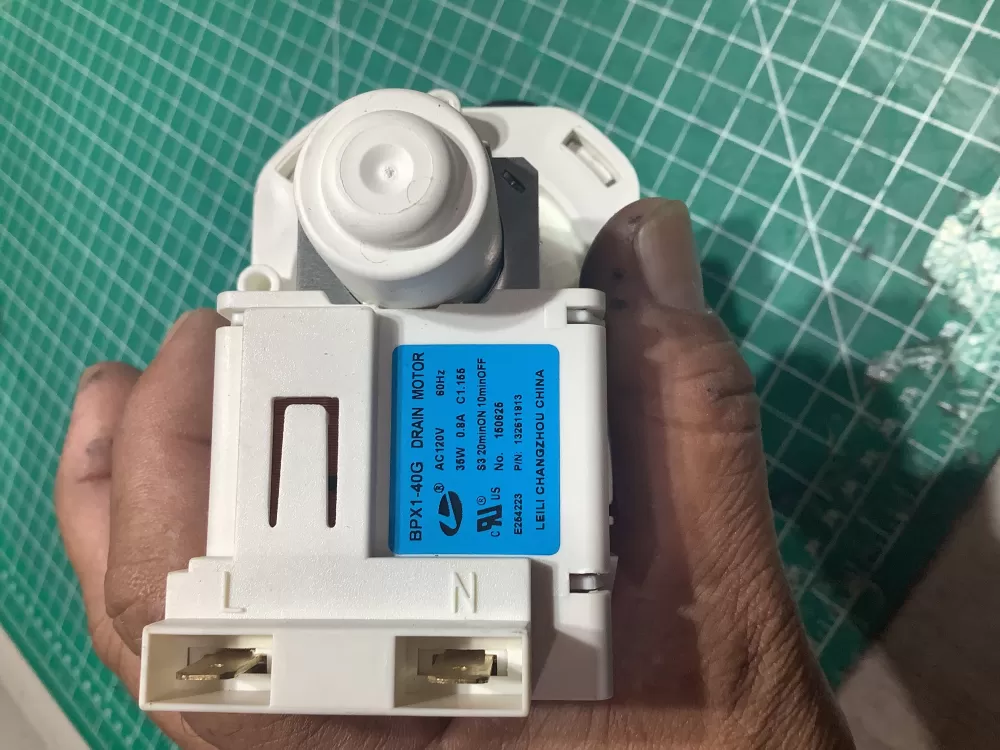 132611813 Electrolux Pump