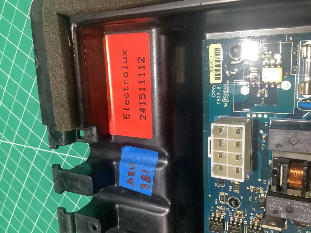 Frigidaire 241511112 Refrigerator Main Control Board AZ184145 | ARV381