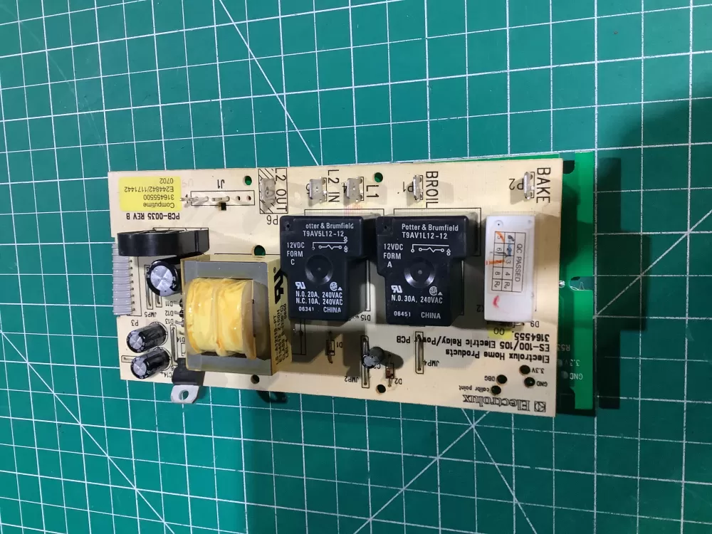 Frigidaire Electrolux Kenmore 316455500 Oven Control Board AZ147303 | NR2470