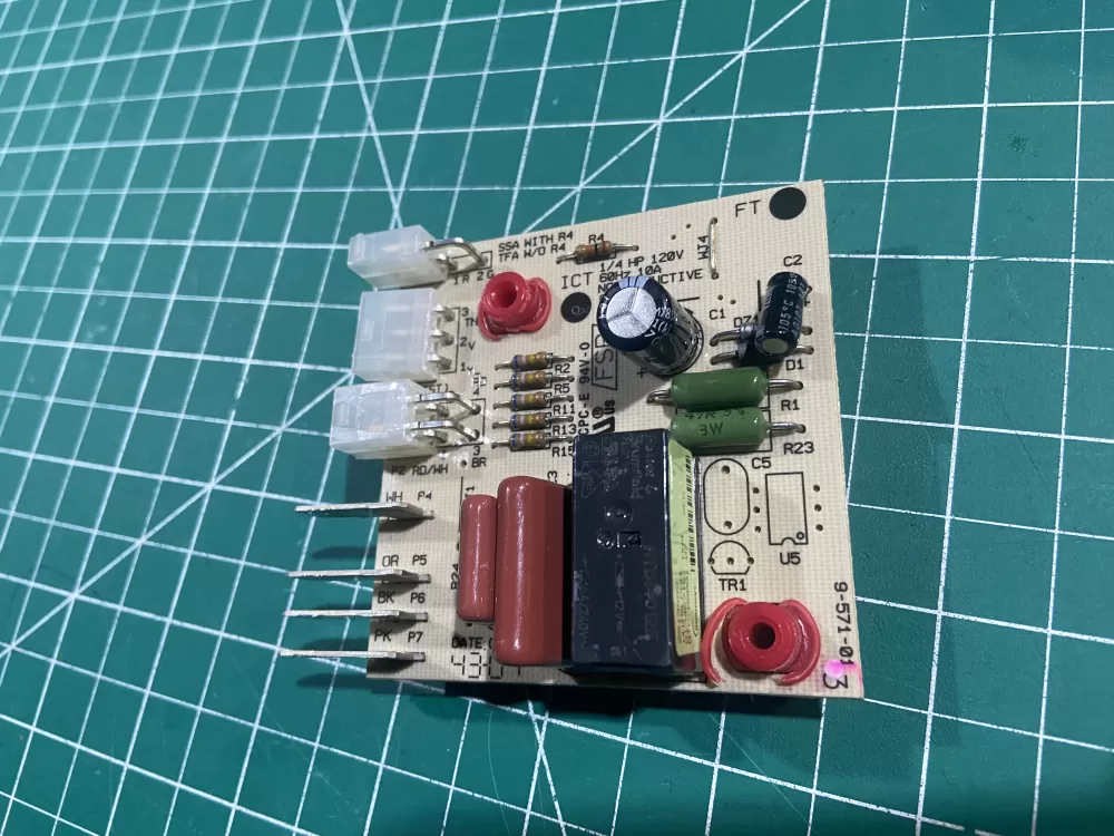 Whirlpool  6100544  8136544-09 Refrigerator Defrost Control Board
