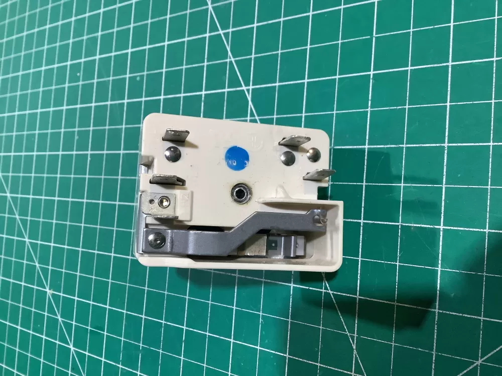 Samsung DG44 01009A PS4240807 Range Burner Control Switch AZ143284 | SL168