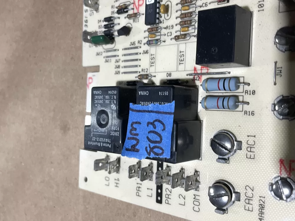 Carrier Bryant HH84AA021 Furnace Control Board AZ73461 | Wm803