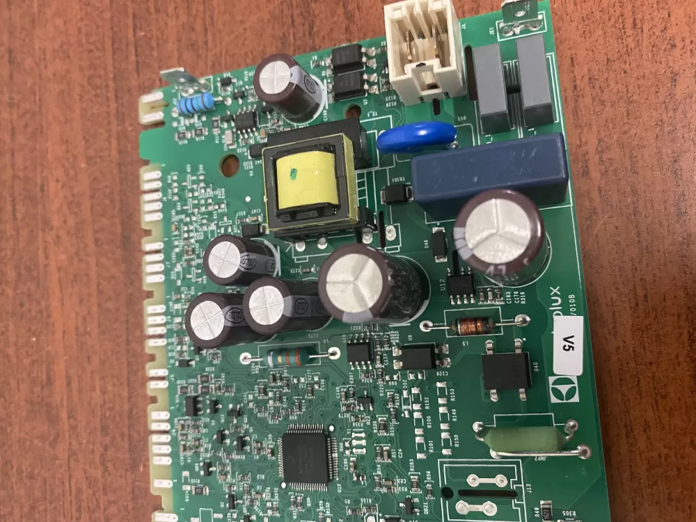 Frigidaire Main Board 5304515408 / AP6333044 AZ44534 | BK1761