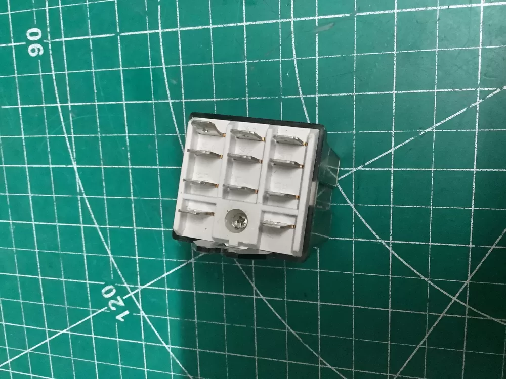 Finder 60.12 series power relay AZ202168 | SL127