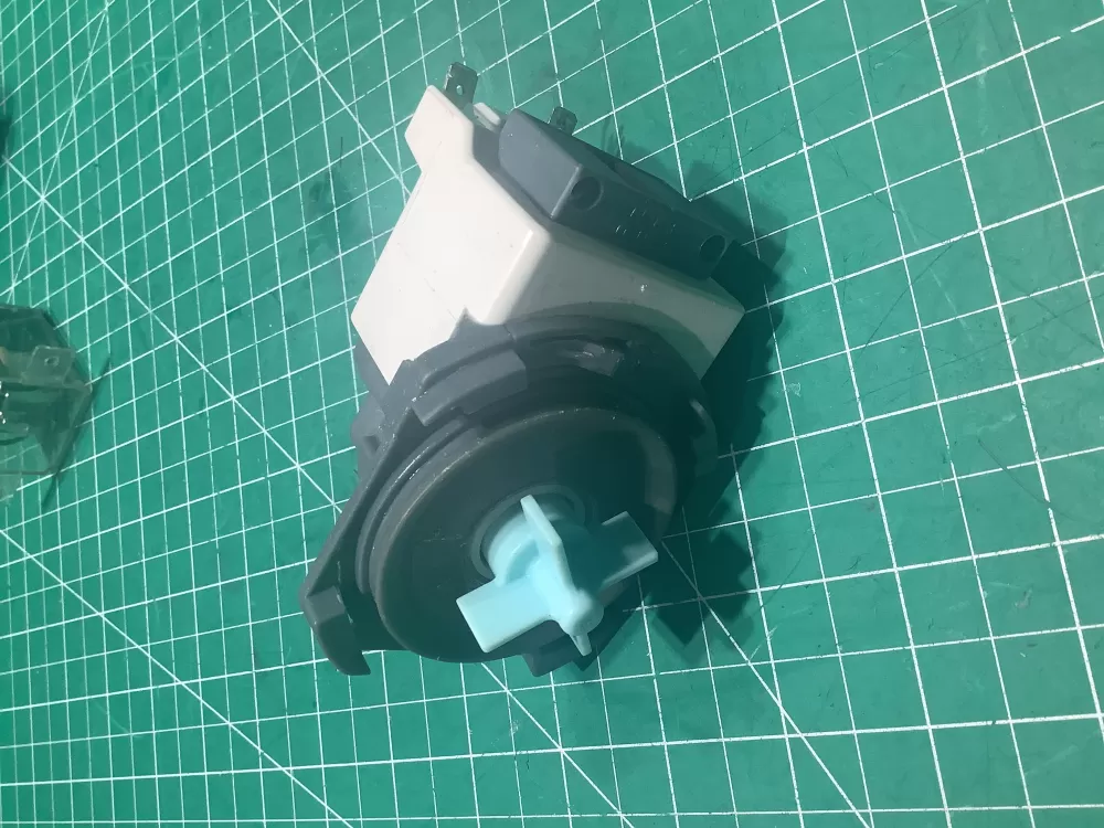 Samsung B20-3A01 01042019 Drain Pump Assembly AZ142540 | SL270