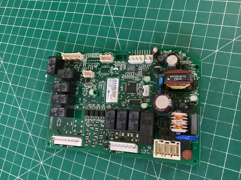 Whirlpool Maytag Amana W10438707 Refrigerator Control Board AZ184810 | NR2671