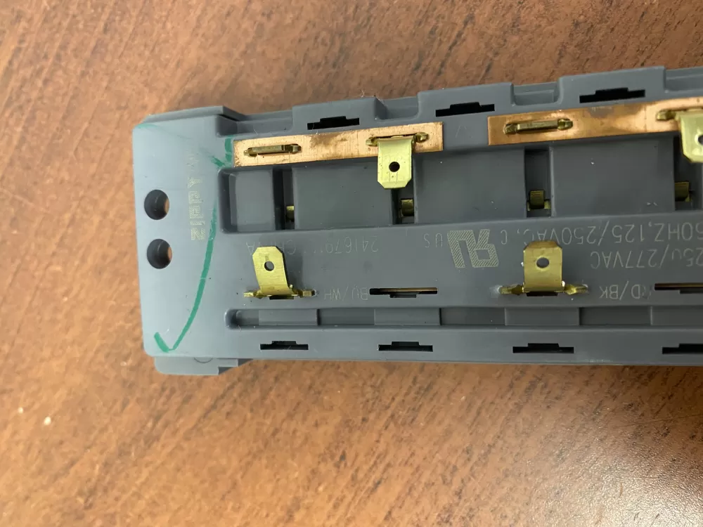 Frigidaire Kenmore Westinghouse Refrigerator Dispenser Switch AZ49798 | BK1814