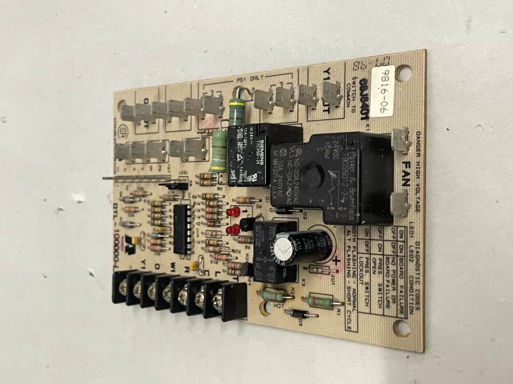 Lennox : 9816-06  68J8401  T90S5012-24  20A240VAC  240VAC  981071A  T7CVSD  100000  6818401  T7CV5D  700514  T90S5D12-24  20A240VA  10A24E  12A.120V  106.240V 