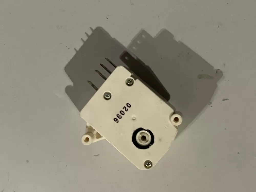 GE 162D6022P25 Defrost Timer 120V 10A Refrigerator  TMDJX45RE9 AZ31767 | Wm16