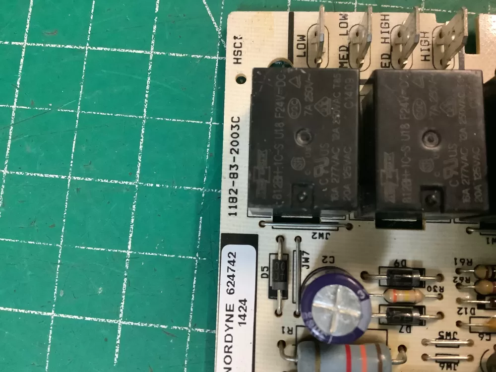 Nordyne 1182 83 2003C 624844 201 Furnace Control Board AZ217662 | NR1775