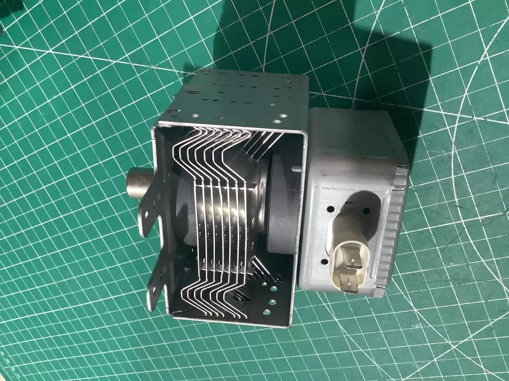 Electrolux 2M303H Microwave Magnetron