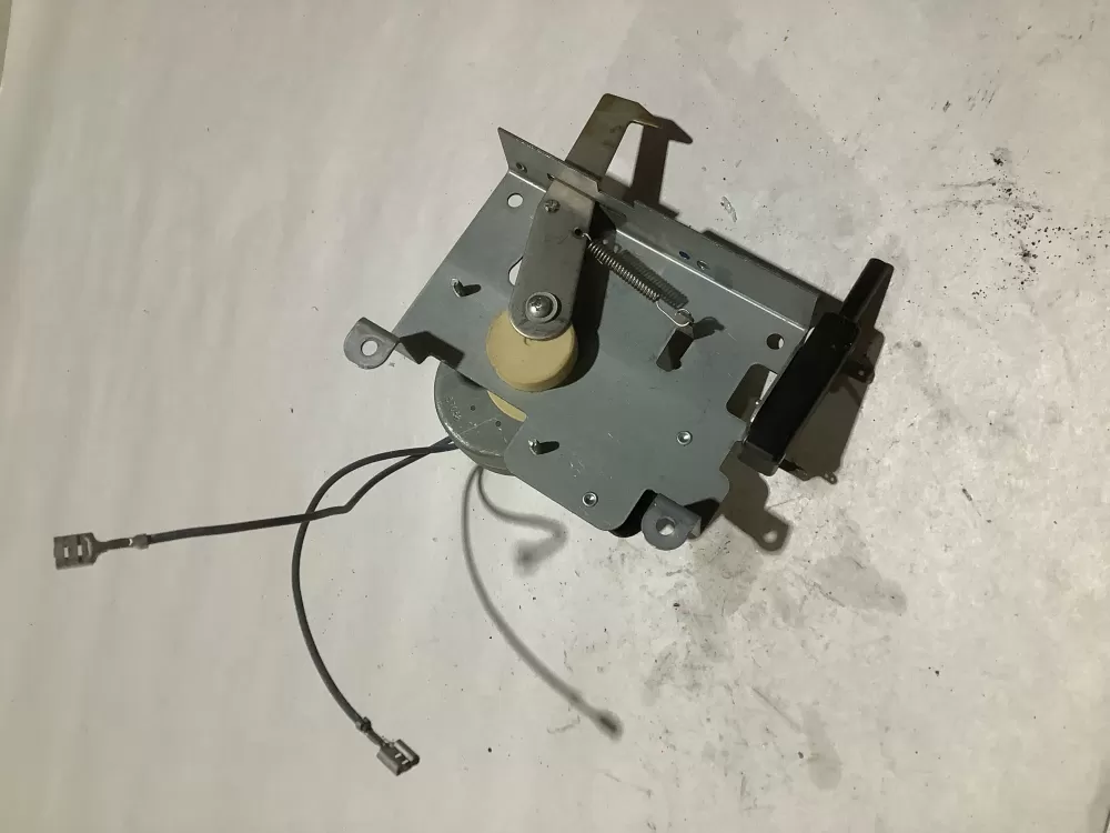 Jenn-Air  Amana 8002P041-60 Oven Jenn Air Door Latch