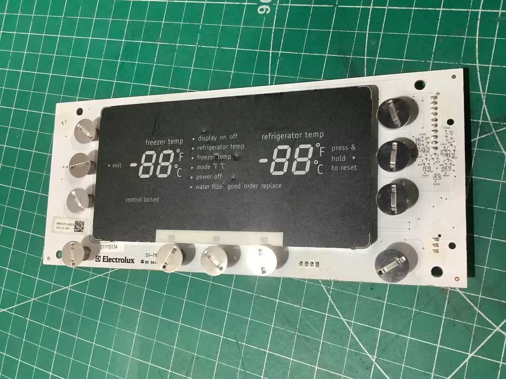 Electrolux  Frigidaire  242209704 Refrigerator 