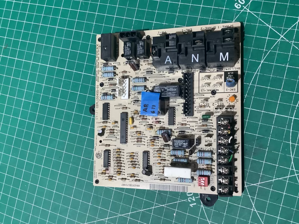 Carrier CEPL130455-01 Furnace Control Board AZ193122 | AR611