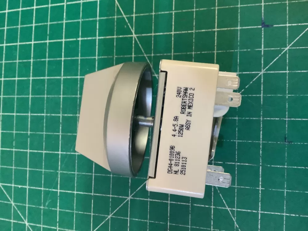 Samsung DG44 01009B Range Control Board Switch AZ208077 | NR89