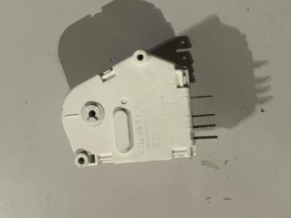 Refrigerator DB2C-1430-1D5 Defrost Timer AZ31765 | Wm16